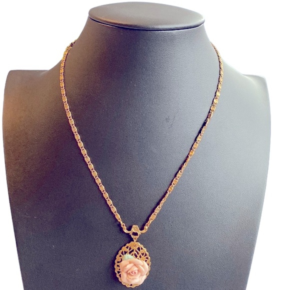 Vintage Loree Carved Rose Filigree Pendant Necklace